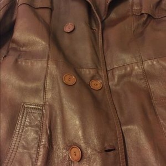 *****VINTAGE *****Women's Leather Trench Coat!! - Picture 2 of 7